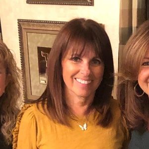 Meet your Posher, Debbie